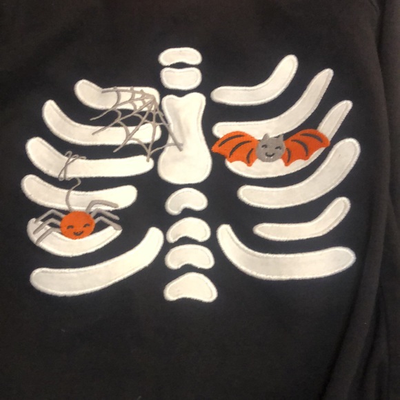 Boys size 14 Halloween pajama set from Gymboree, barely worn in great condition. - Picture 4 of 6